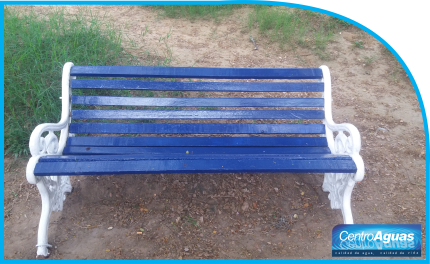 fotografía de silla del Lago Chilicote restaurada y pintada 
